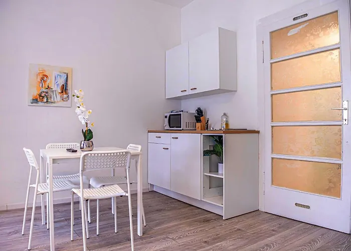 Apartamento Modern In Wiener Stadthalle Area Viena