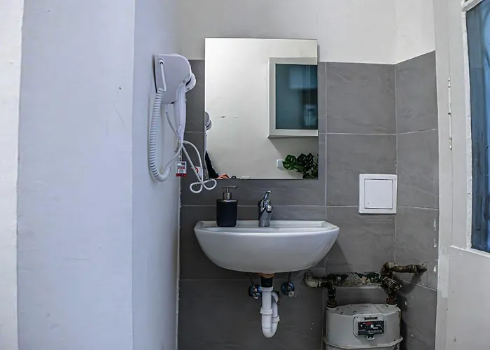 Modern In Wiener Stadthalle Area Apartamento Viena