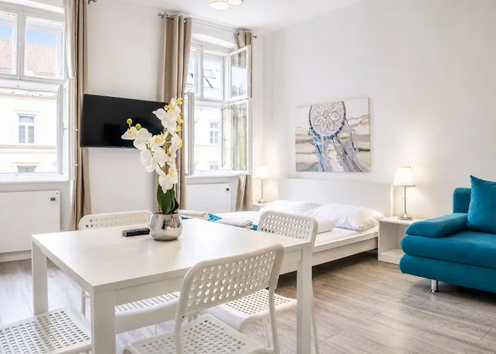 Modern In Wiener Stadthalle Area Apartamento