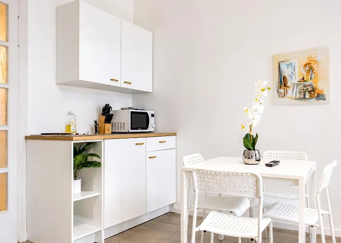 Modern In Wiener Stadthalle Area Apartamento